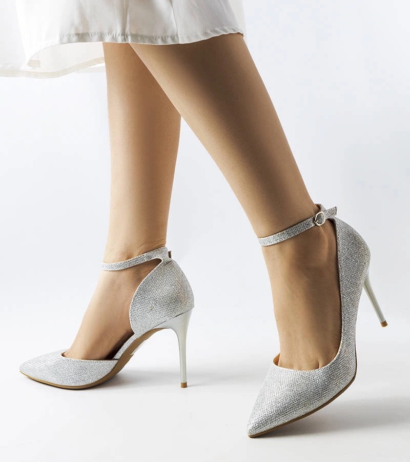 Srebrne brokatowe szpilki