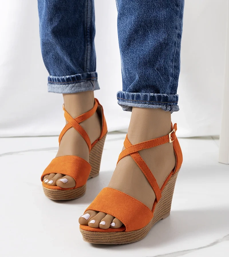 Pomarańczowe espadryle na koturnie