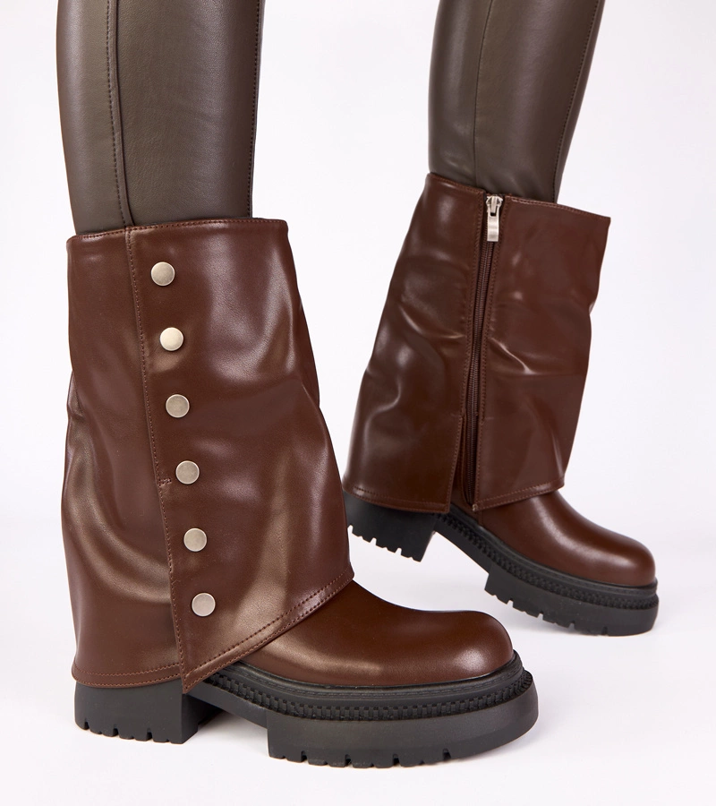 Hers Czekoladowe botki z wywiniętą cholewką na platformie