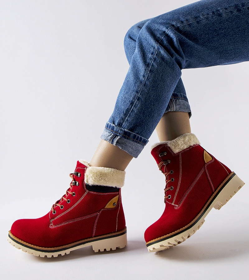 Czarne ocieplane trapery