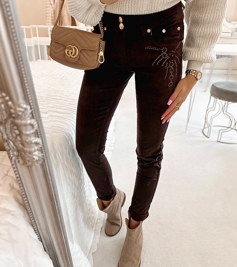 Brązowe materiałowe spodnie zdobione cyrkoniami