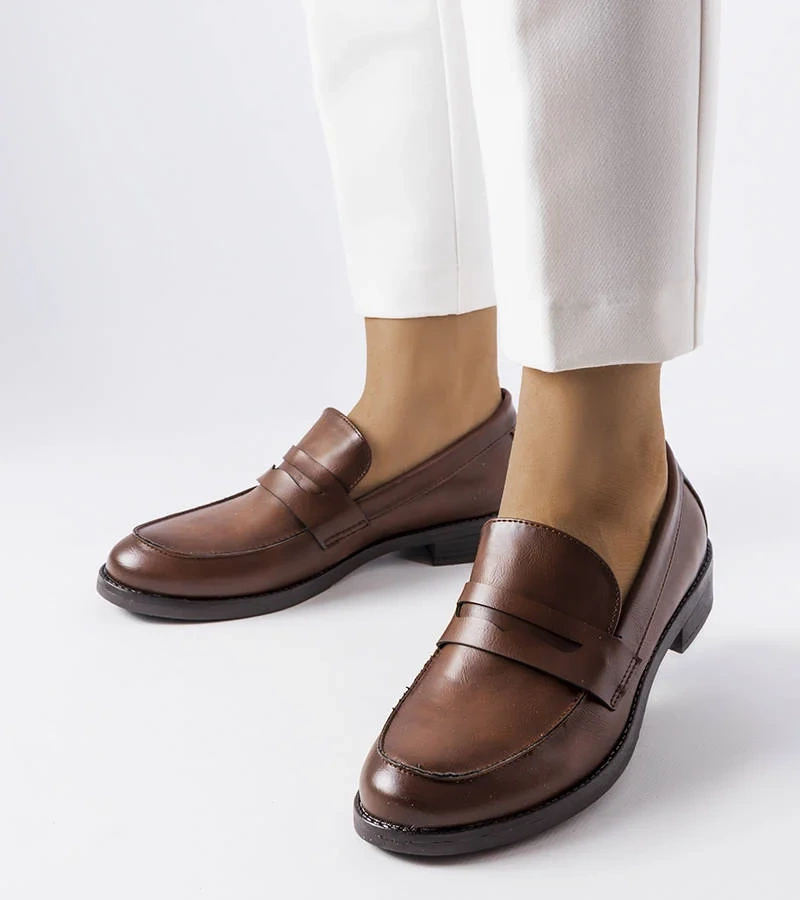 Ciemnobrązowe gładkie mokasyny