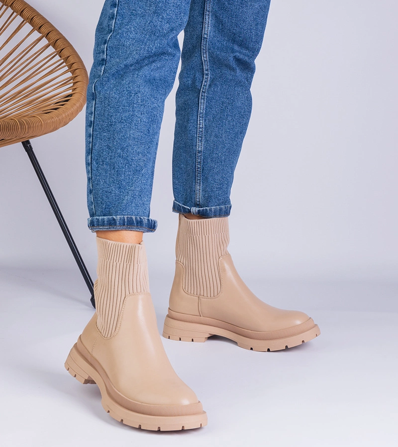 Hers botki płaskie damskie brązowe z materiałową cholewką