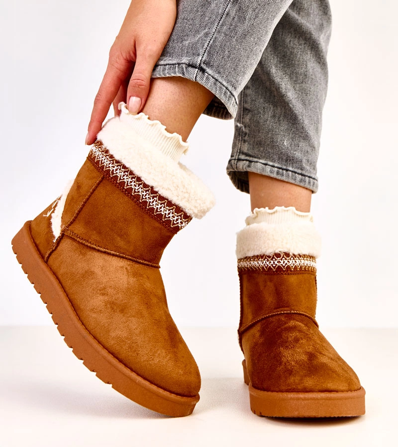 Hers Karmelowe niskie śniegowce zdobione haftem