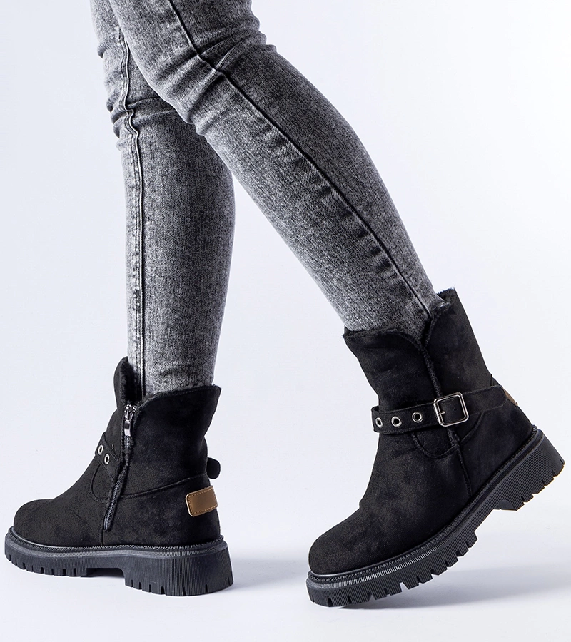 Czarne ocieplane botki