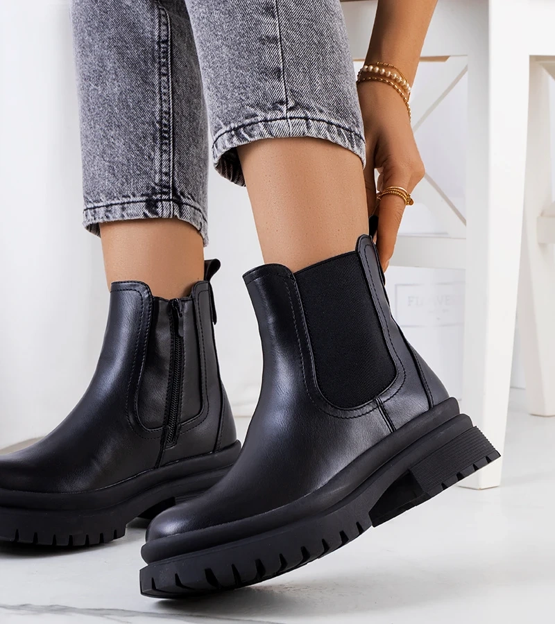 Czarne botki z eko-skóry