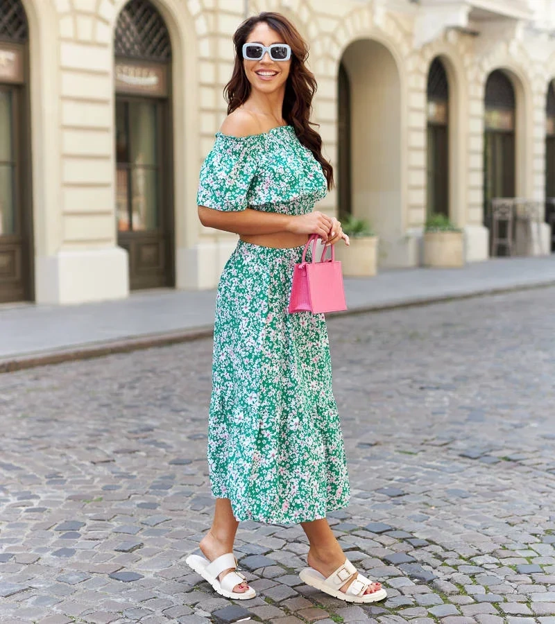 Czerwony komplet spódnica+top w kwiaty