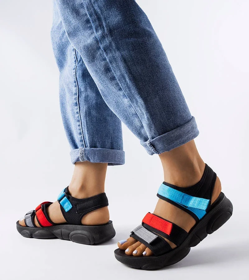 Biało-czarne sportowe sandały