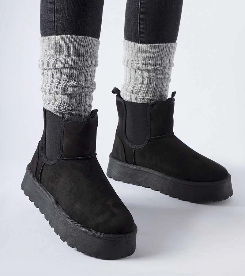 Czarne śniegowce z gumkami po bokach