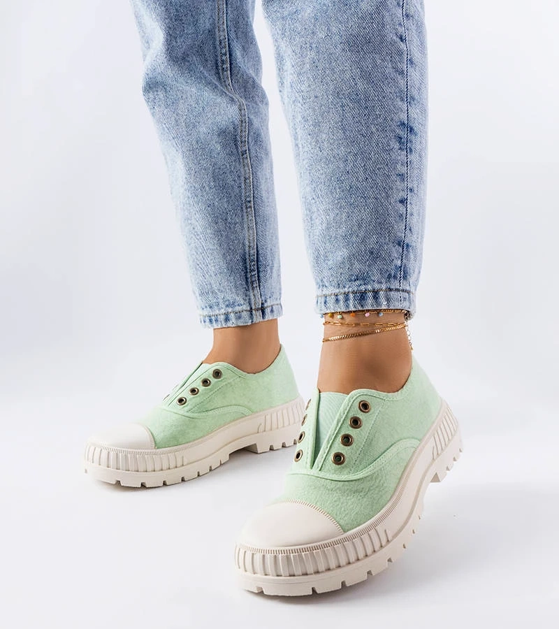 Zielone trampki na masywnej podeszwie